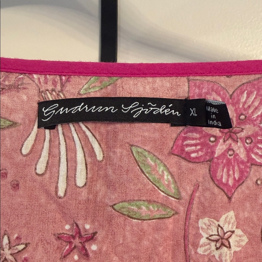 Sleeveless Pink Floral V-Neck Maxi Dress - Picture 3 of 6